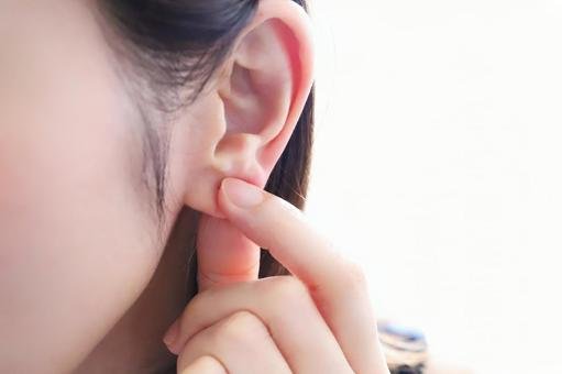 image of lady before earlobe repair in excel clinic cardiff